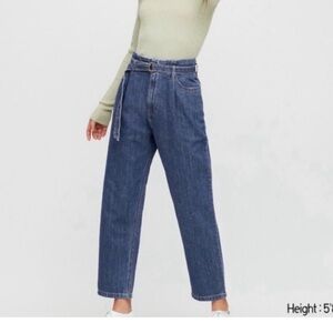 NWT Uniqlo Belted Pleated Jeans - Size 28